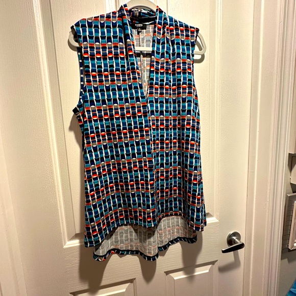 Sleeveless multi colored top. Size XL - Picture 4 of 9